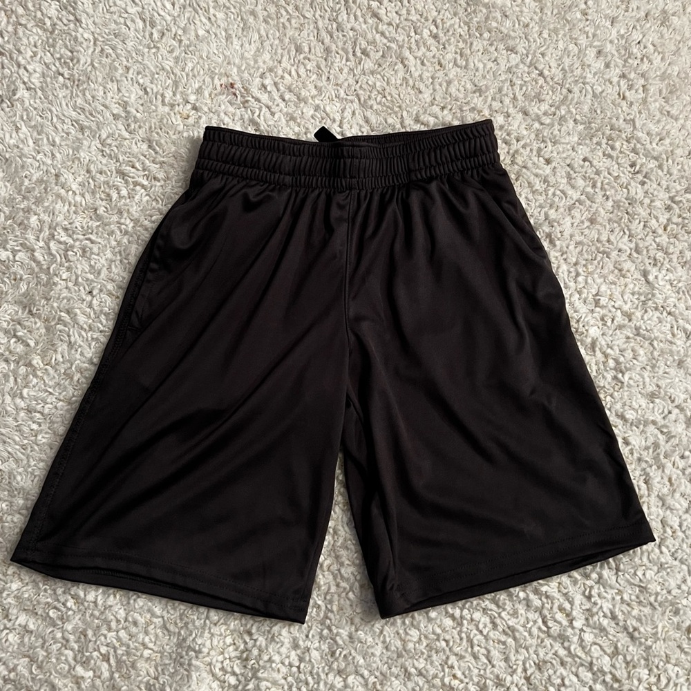 boys black active shorts. size medium(8).